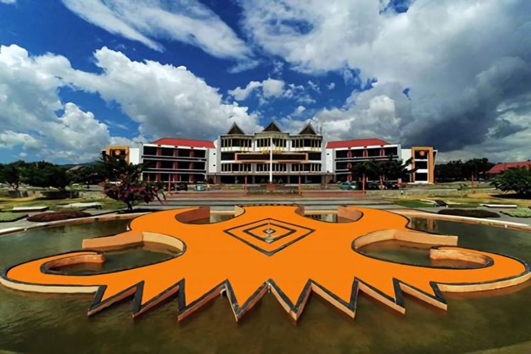 10 Kampus Jurusan Hukum Sulawesi Tengah, Akreditasi Unggul Universitas Tadulako (UNTAD)