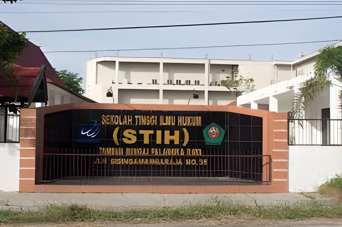 10 Kampus Jurusan Hukum Sulawesi Tengah, Akreditasi Unggul Sekolah Tinggi Ilmu Hukum (STIH)